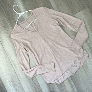 Lululemon V-Neck Tshirt long sleeve womens Pink size 6 workout athleisure casual